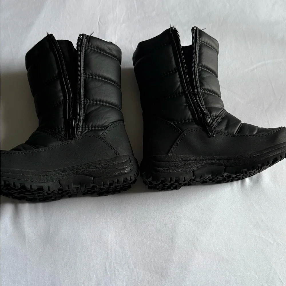 Black Quilted Winter‎ Boots